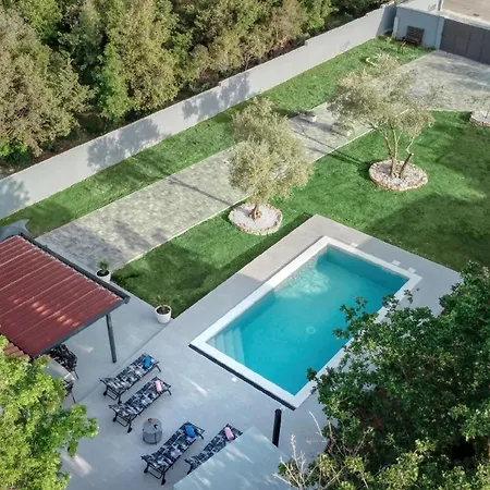 Mit Privatpool Fuer 5 Personen Ca 55 Qm In Peroj, Istrien Istrische Riviera Holiday home