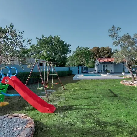 Mit Privatpool Fuer 5 Personen Ca 55 Qm In Peroj, Istrien Istrische Riviera Holiday home *