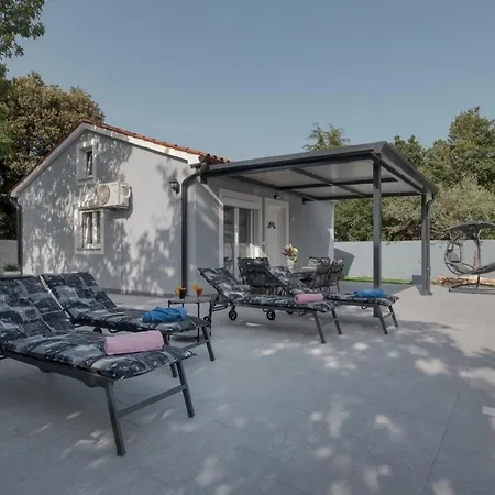 Mit Privatpool Fuer 5 Personen Ca 55 Qm In Peroj, Istrien Istrische Riviera